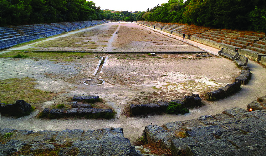 10 mnimeia stadia
